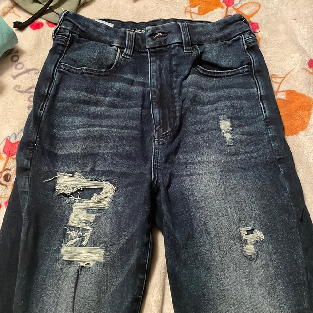 AE Dark Wash distressed skinny Jean